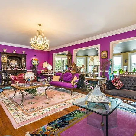 Matthews Manor Bed & Breakfast